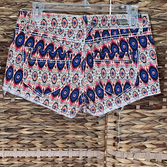 Colorful Printed Shorts - Picture 3 of 3